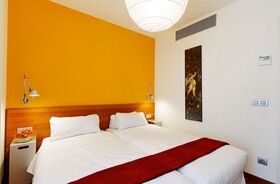Inside Barcelona Apartments Mercat