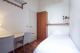 Inside Barcelona Apartments Mercat
