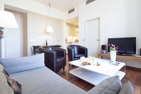 Inside Barcelona Apartments Mercat