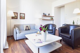 Inside Barcelona Apartments Mercat