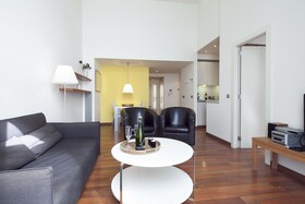 Inside Barcelona Apartments Mercat