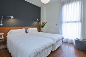 Inside Barcelona Apartments Mercat