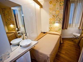 Mare Nostrum Hostal