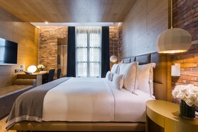 Monument Hotel