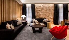 Monument Hotel