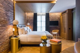 Monument Hotel