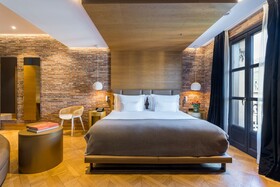 Monument Hotel