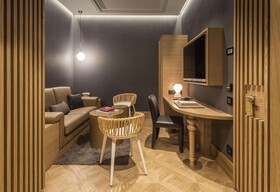 Monument Hotel
