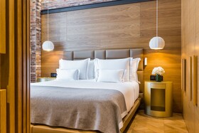 Monument Hotel