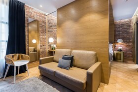 Monument Hotel