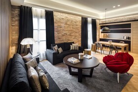 Monument Hotel