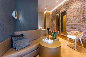 Monument Hotel