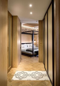 Monument Hotel