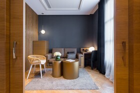Monument Hotel