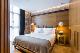 Monument Hotel