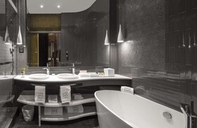 Monument Hotel