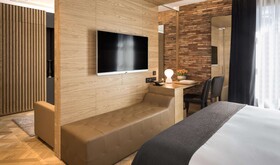 Monument Hotel