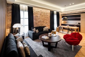 Monument Hotel