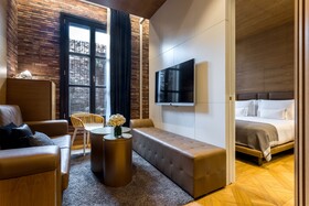 Monument Hotel