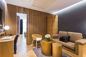 Monument Hotel