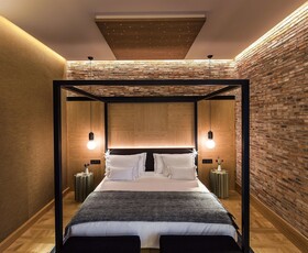Monument Hotel