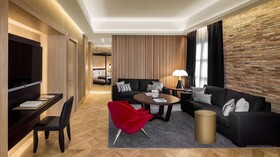 Monument Hotel