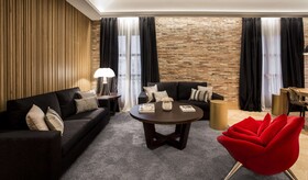 Monument Hotel