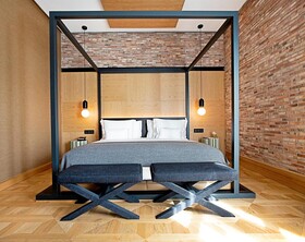 Monument Hotel