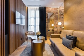 Monument Hotel