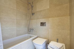 My Space Barcelona Gracia Pool Center