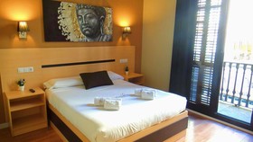 Natura Barcelona Hostal