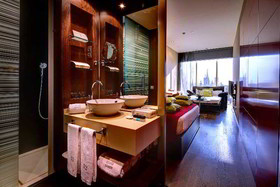 Olivia Plaza Hotel