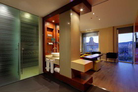 Olivia Plaza Hotel