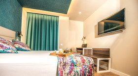 Arya Stadium Hotel