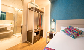 Arya Stadium Hotel