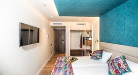 Arya Stadium Hotel