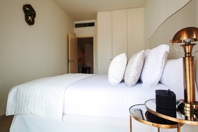 Splendom Suites Pau Clarís