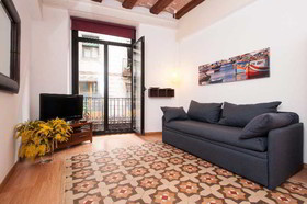 Liceu Apartments by Gaiarooms
