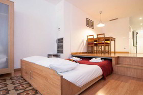 Liceu Apartments by Gaiarooms