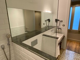 UMA Suites Barcelona Pau Claris Guesthouse