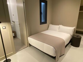 UMA Suites Barcelona Pau Claris Guesthouse