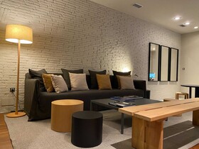 UMA Suites Barcelona Pau Claris Guesthouse