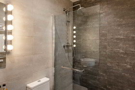 Urban District Vintage Suites
