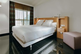 Hesperia Barcelona Fira Suites