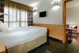 Hesperia Barcelona Fira Suites