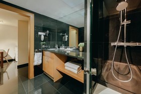 Hesperia Barcelona Fira Suites
