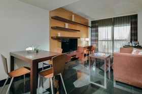 Hesperia Barcelona Fira Suites