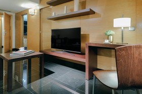 Hesperia Barcelona Fira Suites