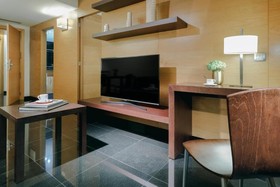 Hesperia Barcelona Fira Suites