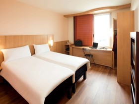 ibis Barcelona Santa Coloma